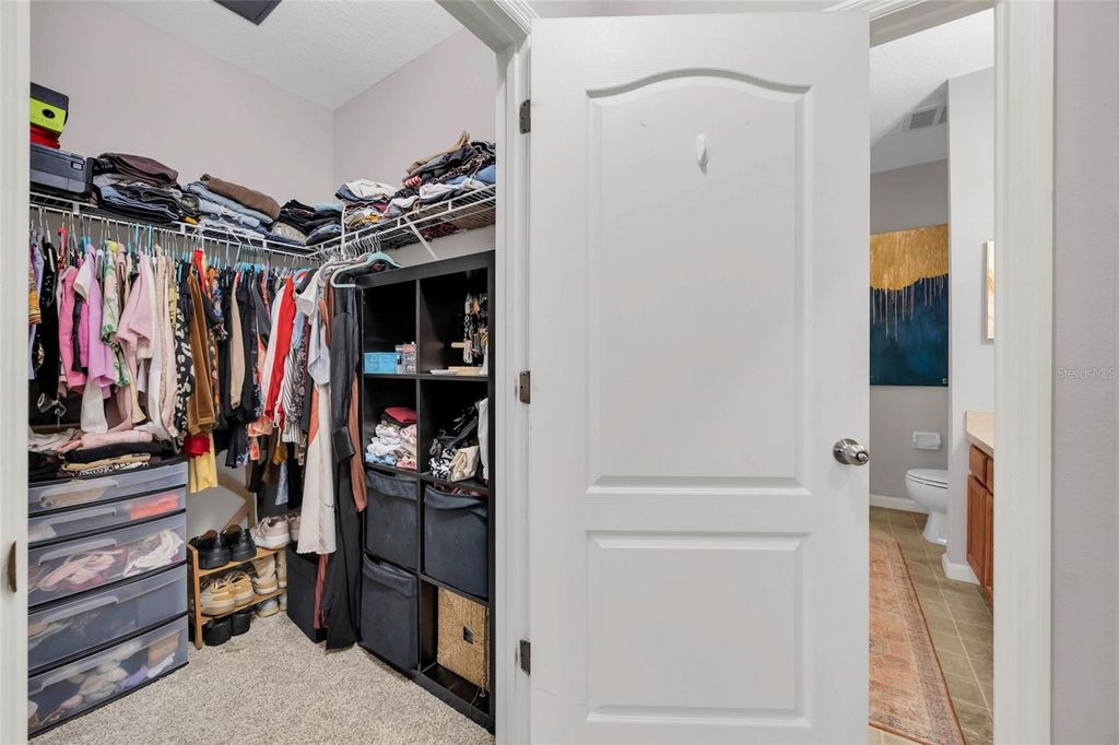 Image 10 of property listing at 4897 CYPRESS WOODS DRIVE 6303, Orlando, FL 32811