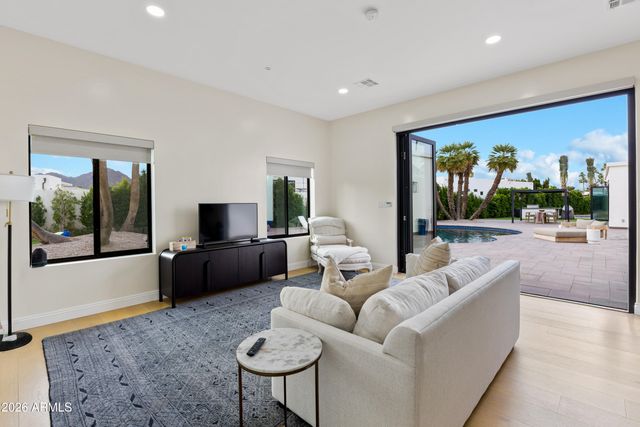 5614 N 75TH Place, Scottsdale, AZ 85250