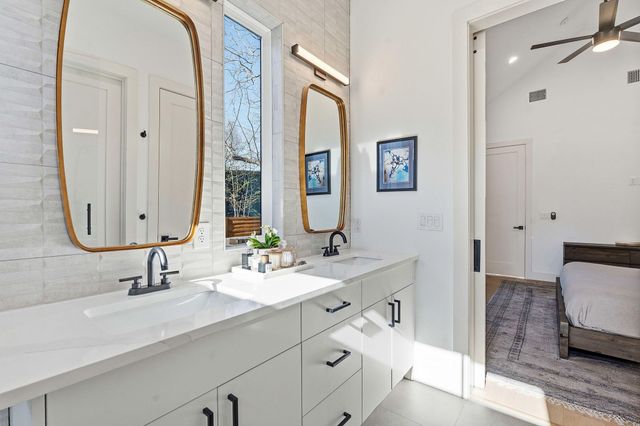 4313 Jinx Ave 1, Austin, TX 78745