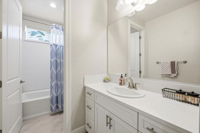 1196 Wildrose Drive, Hollister, CA 95023