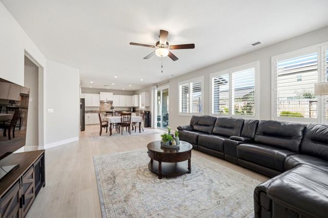 1196 Wildrose Drive, Hollister, CA 95023