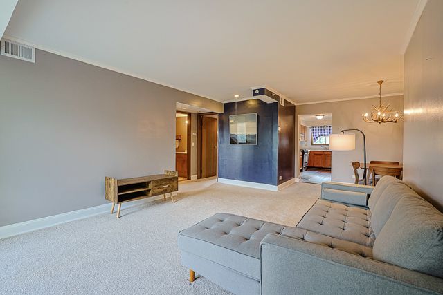 1520 N River West Court 3B, Mount Prospect, IL 60056
