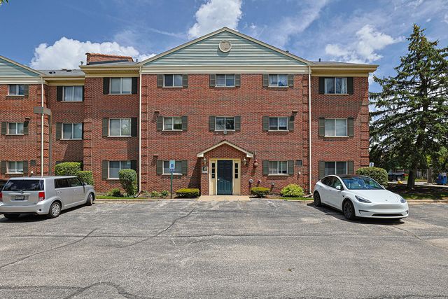 1520 N River West Court 3B, Mount Prospect, IL 60056