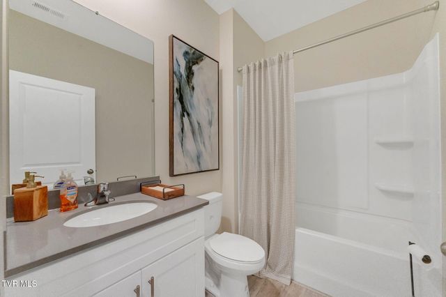 800 Pinhoti Street, Johnson City, TN 37604