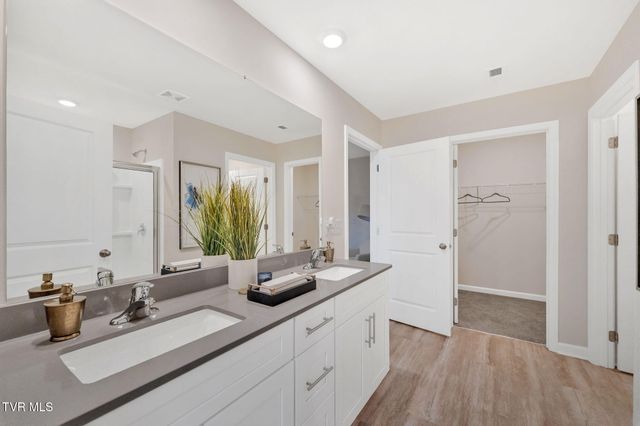 800 Pinhoti Street, Johnson City, TN 37604