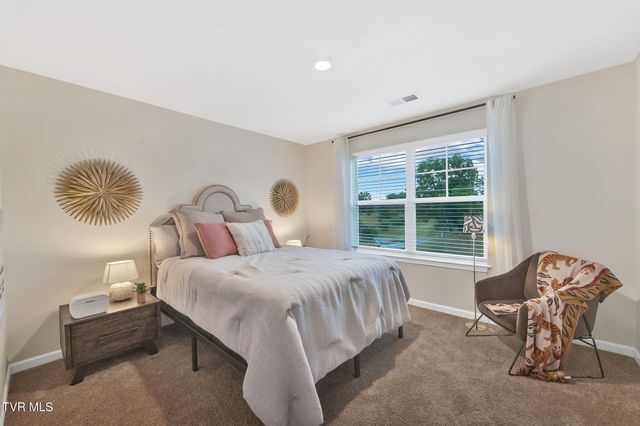 800 Pinhoti Street, Johnson City, TN 37604