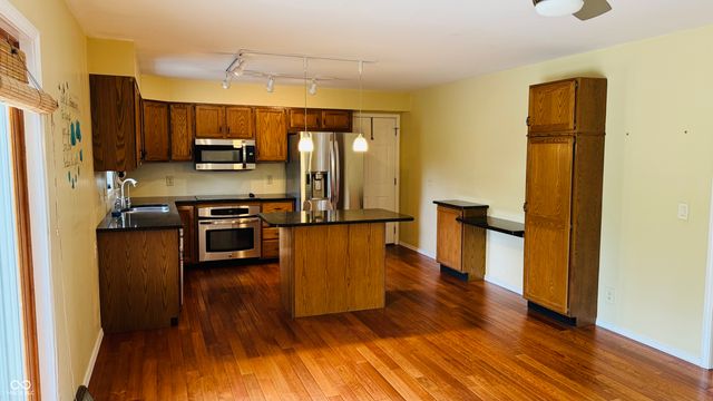 1770 S 825 E, Zionsville, IN 46077