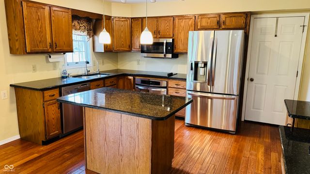 1770 S 825 E, Zionsville, IN 46077