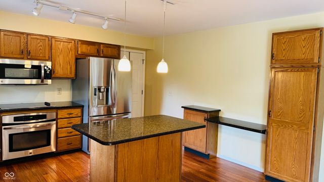 1770 S 825 E, Zionsville, IN 46077