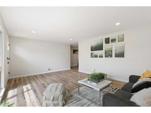 3148 Quentin St, Aurora, CO 80011