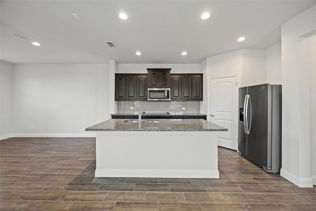 519 Sandiford Court, Mansfield, TX 76063