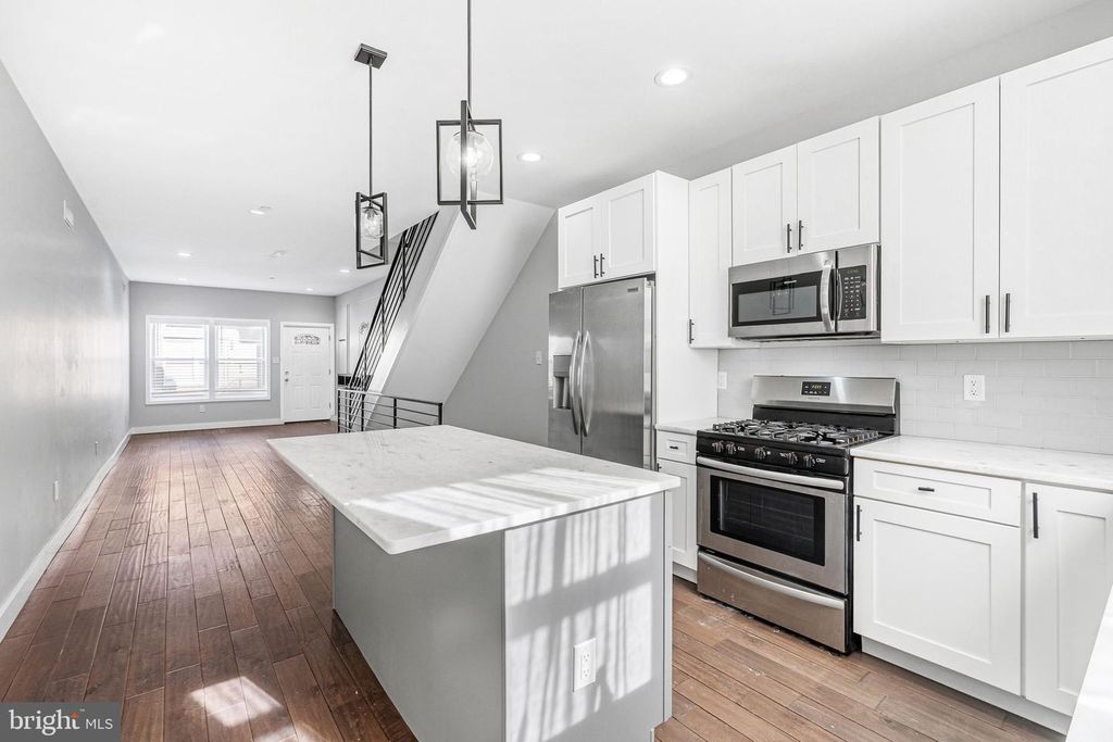 2122 SEARS ST, Philadelphia, PA 19146