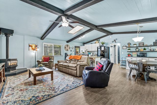 17100 S POCO Place, Munds Park, AZ 86017