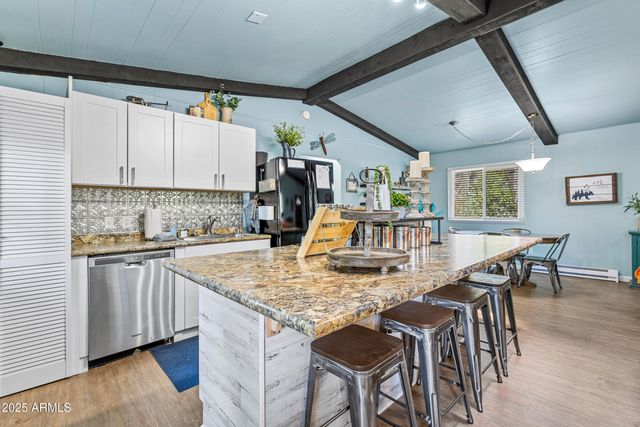 17100 S POCO Place, Munds Park, AZ 86017