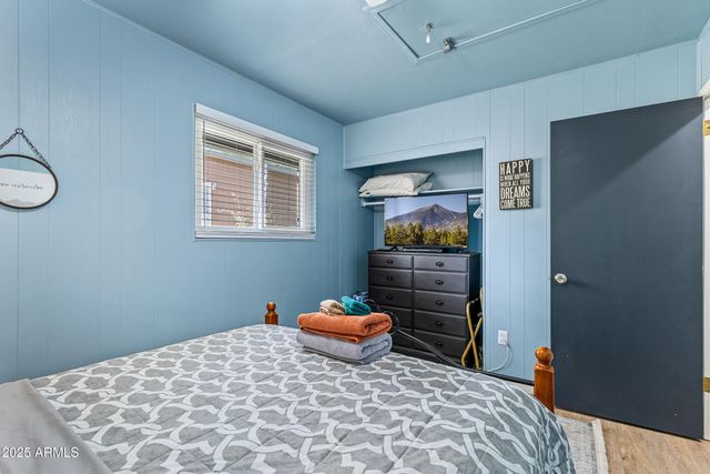 17100 S POCO Place, Munds Park, AZ 86017