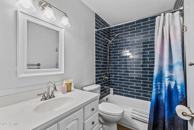 17100 S POCO Place, Munds Park, AZ 86017