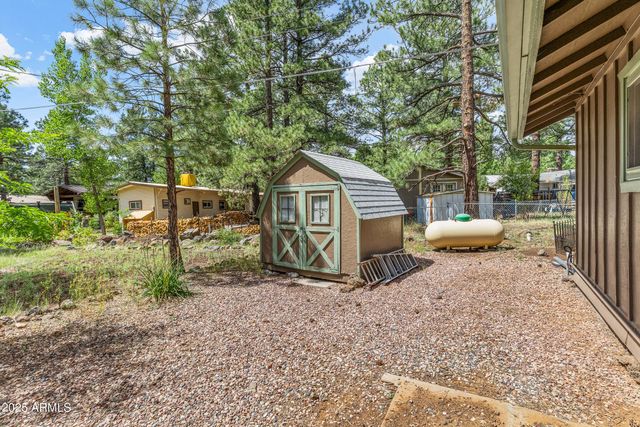 17100 S POCO Place, Munds Park, AZ 86017