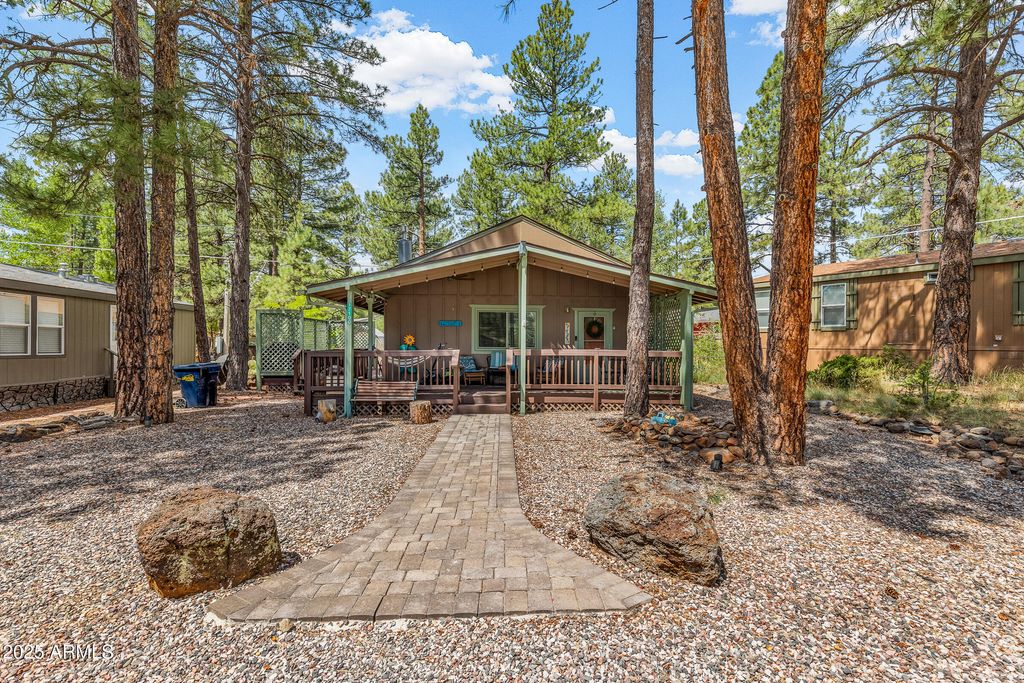 17100 S POCO Place, Munds Park, AZ 86017