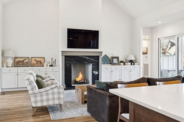 890 Hackberry Ln, Nunnelly, TN 37137