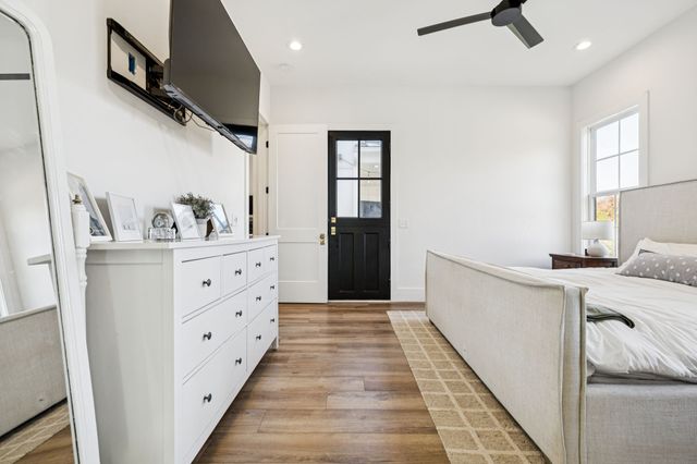 890 Hackberry Ln, Nunnelly, TN 37137