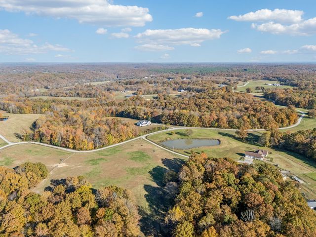 890 Hackberry Ln, Nunnelly, TN 37137