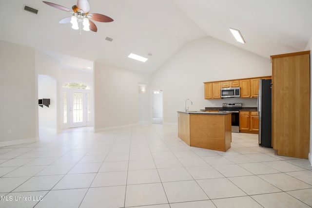 152 Sycamore Drive, Pass Christian, MS 39571