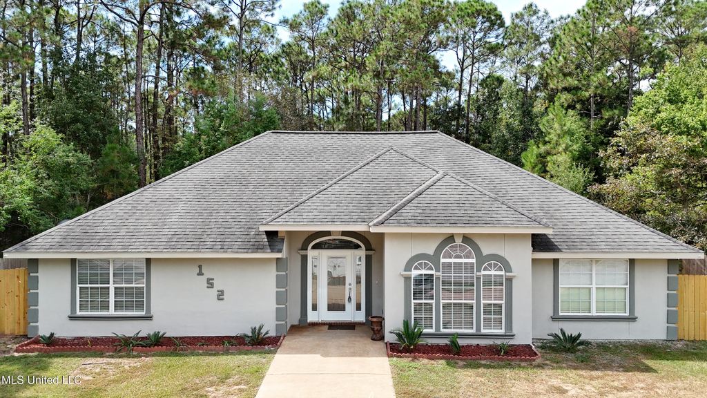 152 Sycamore Drive, Pass Christian, MS 39571