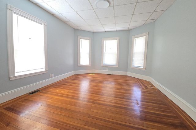 48 Boylston Street 1, Lowell, MA 01852