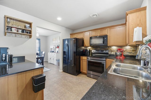 10705 N 154th East Avenue, Owasso, OK 74055