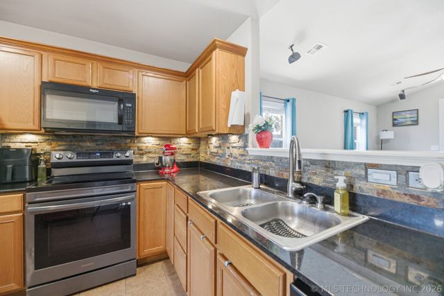 10705 N 154th East Avenue, Owasso, OK 74055