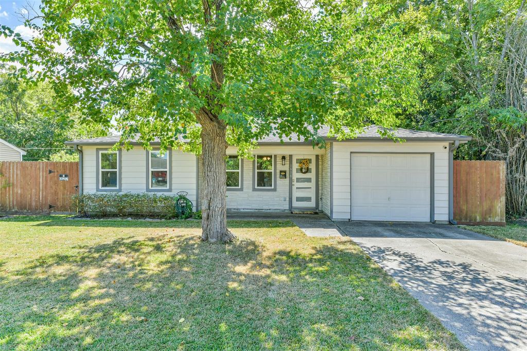 7418 Stephanie Drive, Deer Park, TX 77536