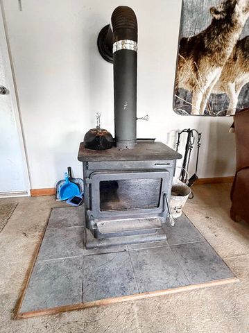 000 SE 1200 Road, Collins, MO 64738