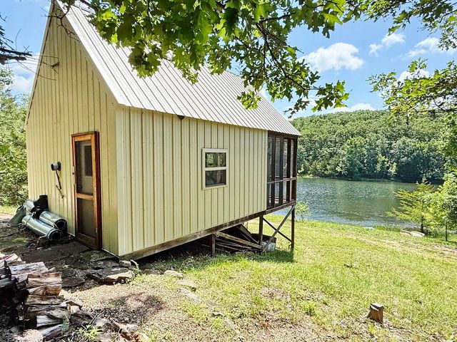 000 SE 1200 Road, Collins, MO 64738