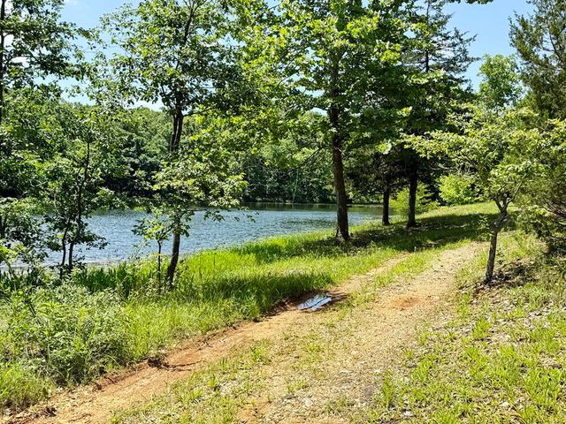 000 SE 1200 Road, Collins, MO 64738