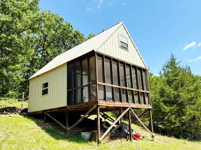 000 SE 1200 Road, Collins, MO 64738