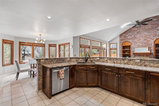 4852 S Carson Street, Aurora, CO 80015