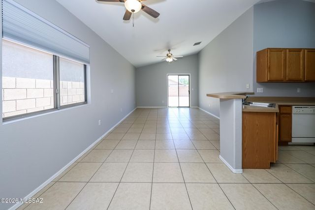 6807 W Quailwood Way, Tucson, AZ 85757