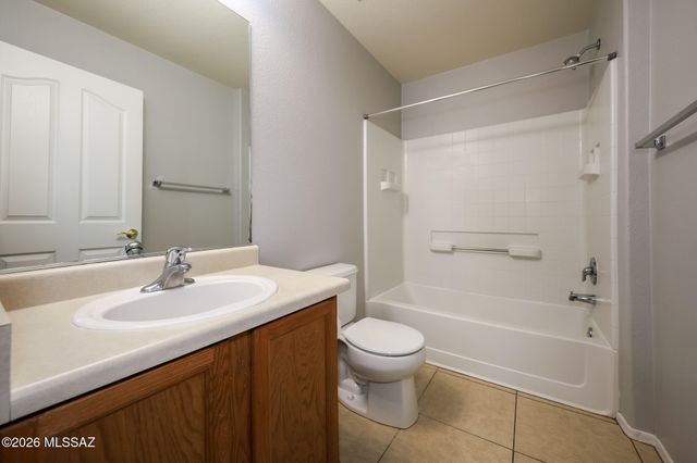 6807 W Quailwood Way, Tucson, AZ 85757