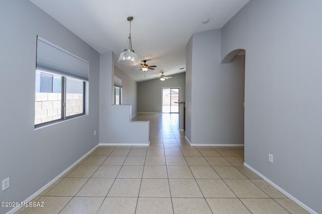 6807 W Quailwood Way, Tucson, AZ 85757