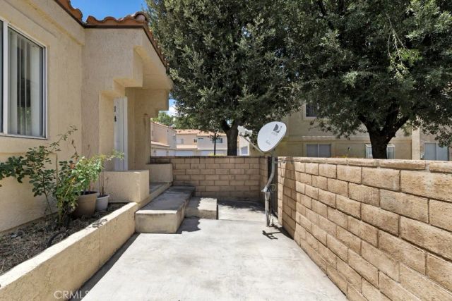 43439 30th West 1, Lancaster, CA 93536