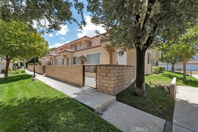 43439 30th West 1, Lancaster, CA 93536
