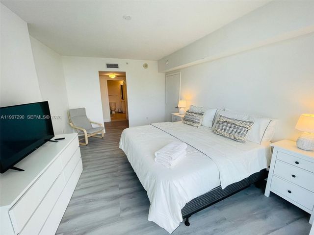 1750 N Bayshore Dr 2710, Miami, FL 33132