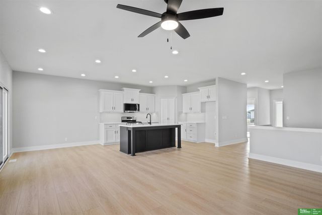 20947 Ellison Avenue, Elkhorn, NE 68022