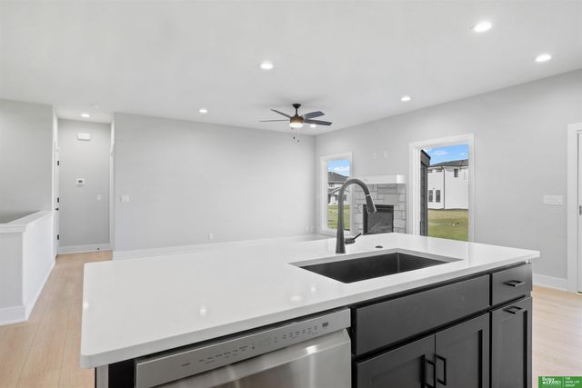 20947 Ellison Avenue, Elkhorn, NE 68022