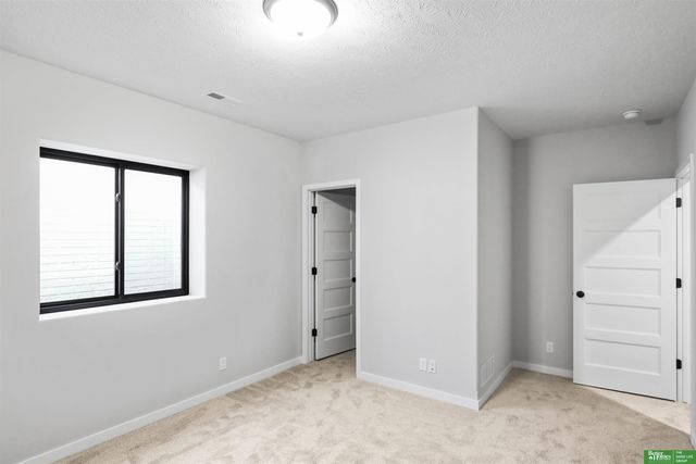 20947 Ellison Avenue, Elkhorn, NE 68022