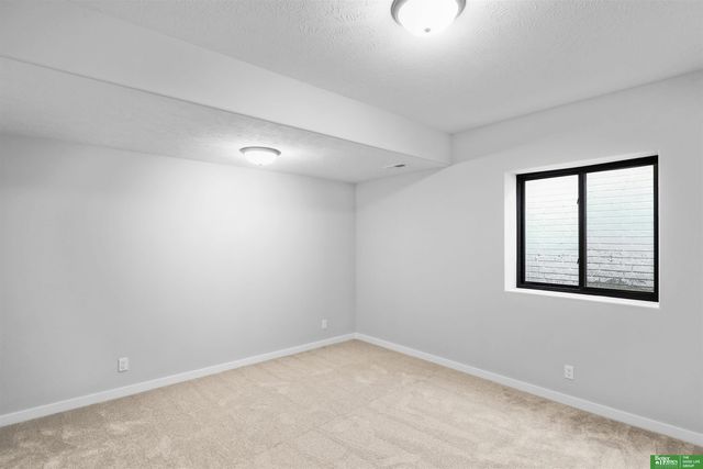 20947 Ellison Avenue, Elkhorn, NE 68022