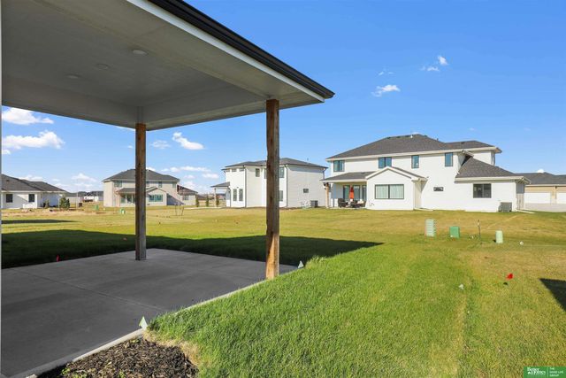 20947 Ellison Avenue, Elkhorn, NE 68022