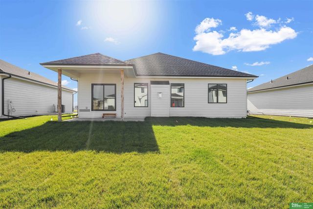 20947 Ellison Avenue, Elkhorn, NE 68022