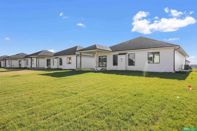 20947 Ellison Avenue, Elkhorn, NE 68022