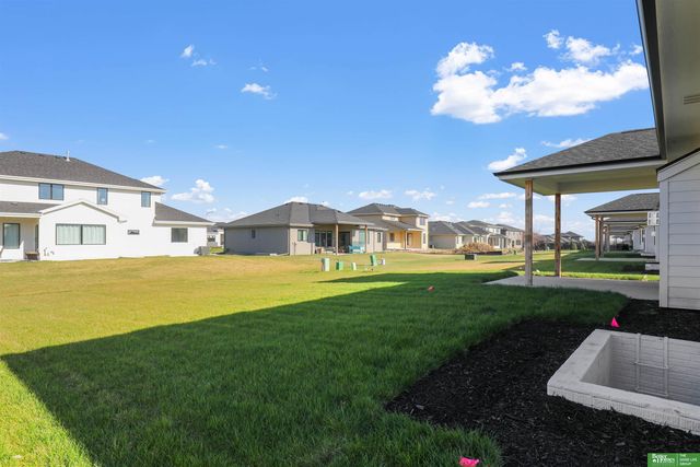 20947 Ellison Avenue, Elkhorn, NE 68022